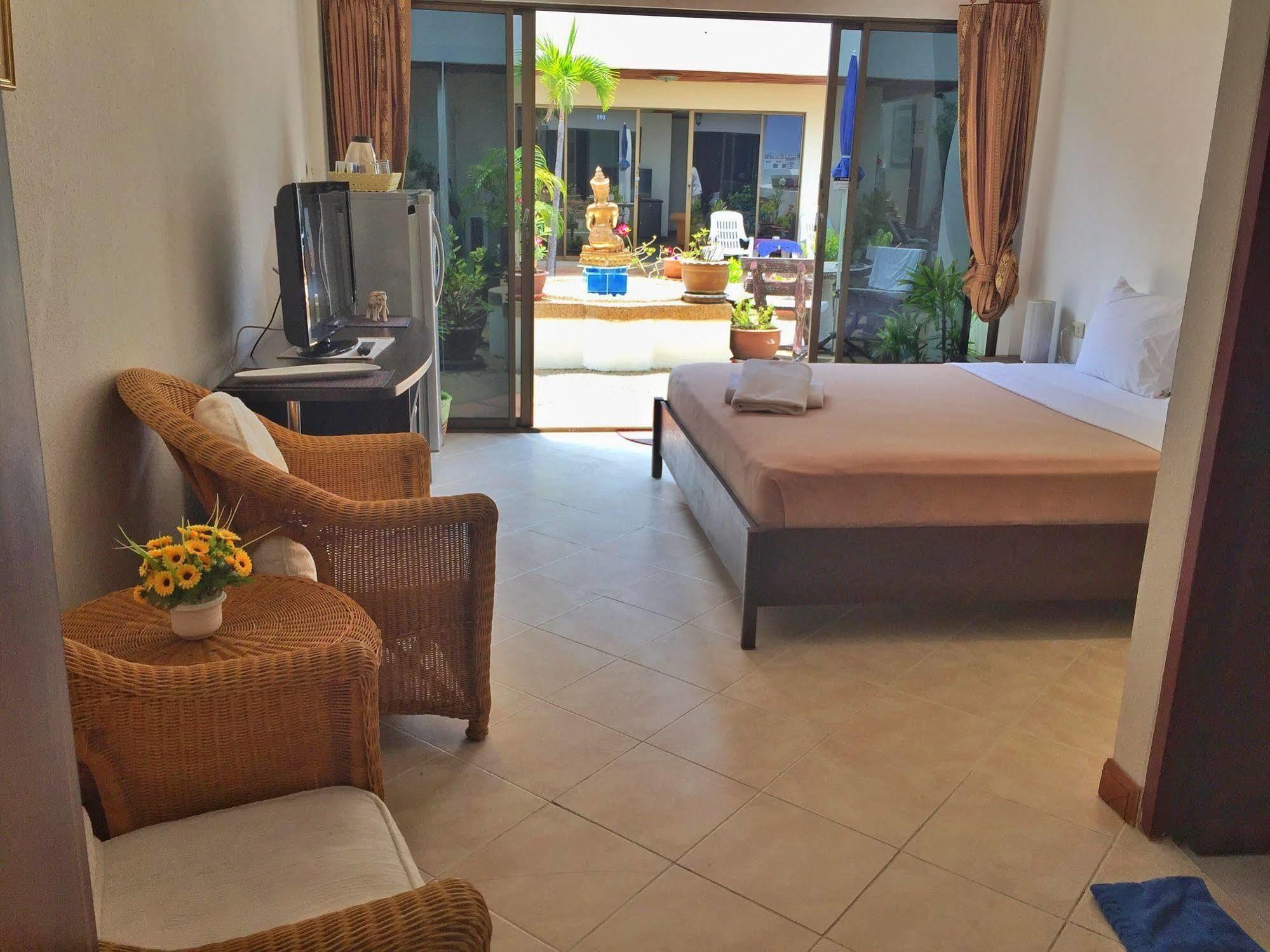 Blue Sky Residence Patong Ngoại thất bức ảnh